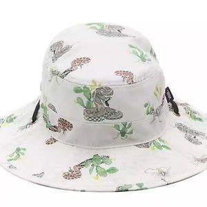 Vans BOONIE BUCKET HAT
COLOR - ANTIQUE WHITE
Desert Snake